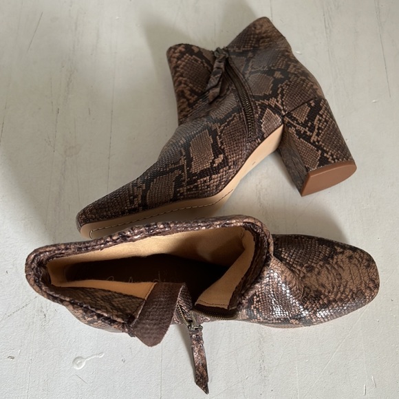 New splendid snake skin pattern ankle boots Size 8 - Picture 6 of 6